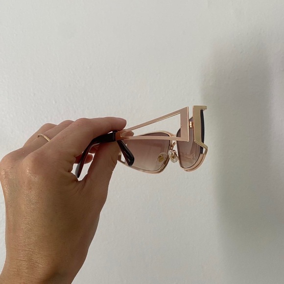 Y2k sunnies - Picture 2 of 2